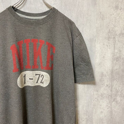 古着 used　NIKE　ナイキ　半袖ロゴプリントTシャツ　スウッシュ　グレー　デザイン　個性的　クルーネック　春夏服　