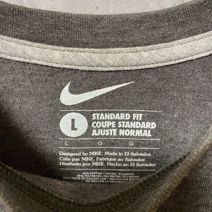 古着 used　NIKE　ナイキ　半袖ロゴプリントTシャツ　スウッシュ　グレー　デザイン　個性的　クルーネック　春夏服　