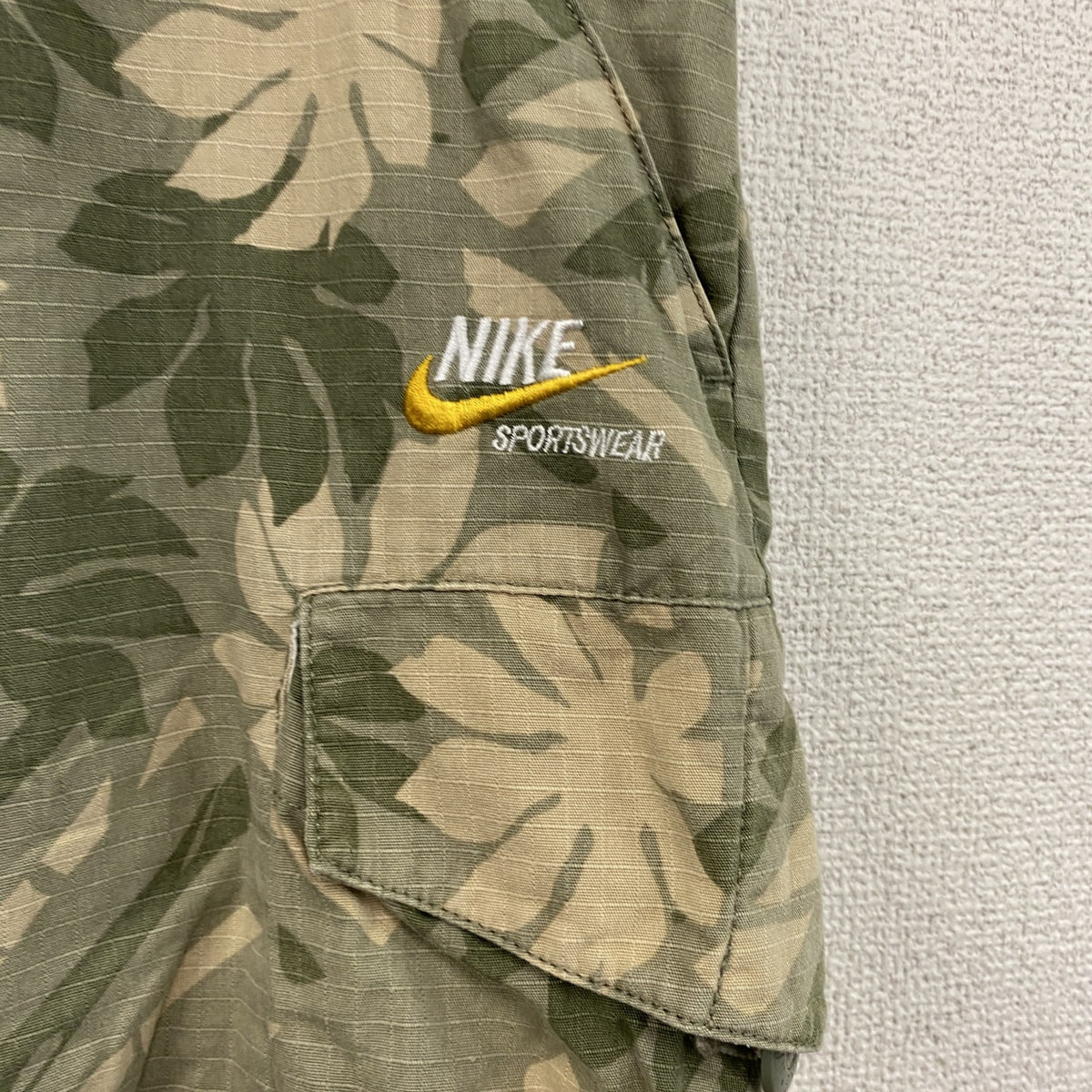 00s　NIKE　ナイキ　カーゴハーフパンツ/ショートパンツ　リップストップ　ボタニカル柄　ヴィンテージ　緑　グリーン　30サイズ　古着