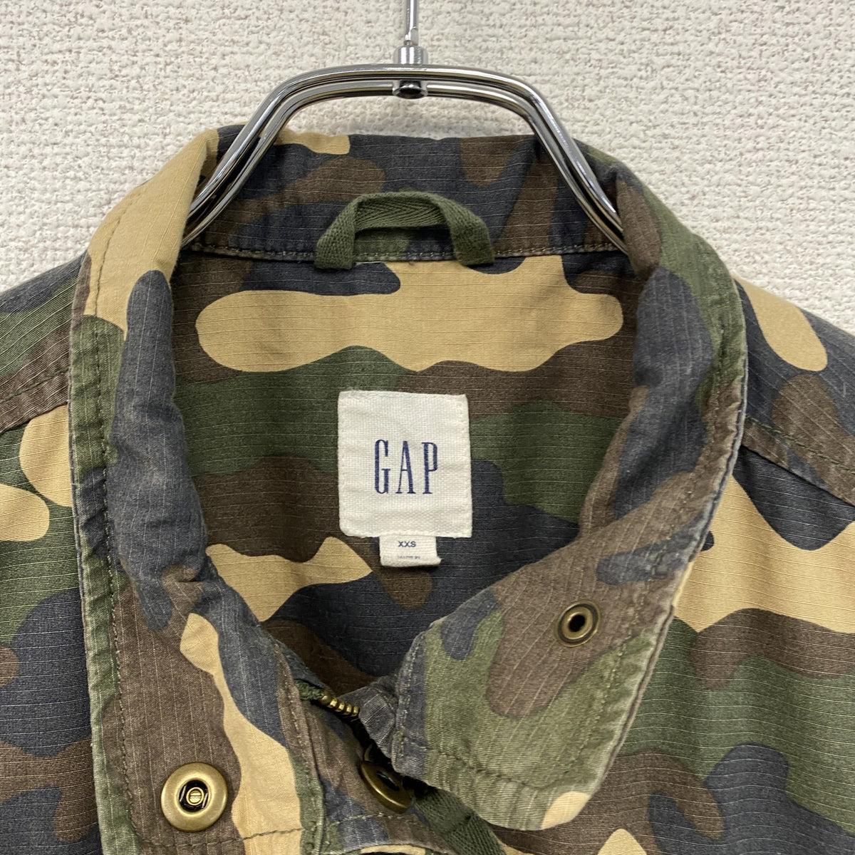GAP　ギャップ　ユーティリティージャケット/ミリタリージャケット　リップストップ　4つポケット　カモフラ　迷彩　カーキ　XXSサイズ　古着