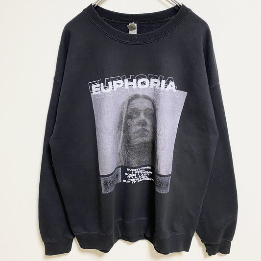 古着 used　GILDAN ギルダン　長袖グラフィックプリントスウェット　トレーナー　EUPHORIA　黒　ブラック　Lサイズ