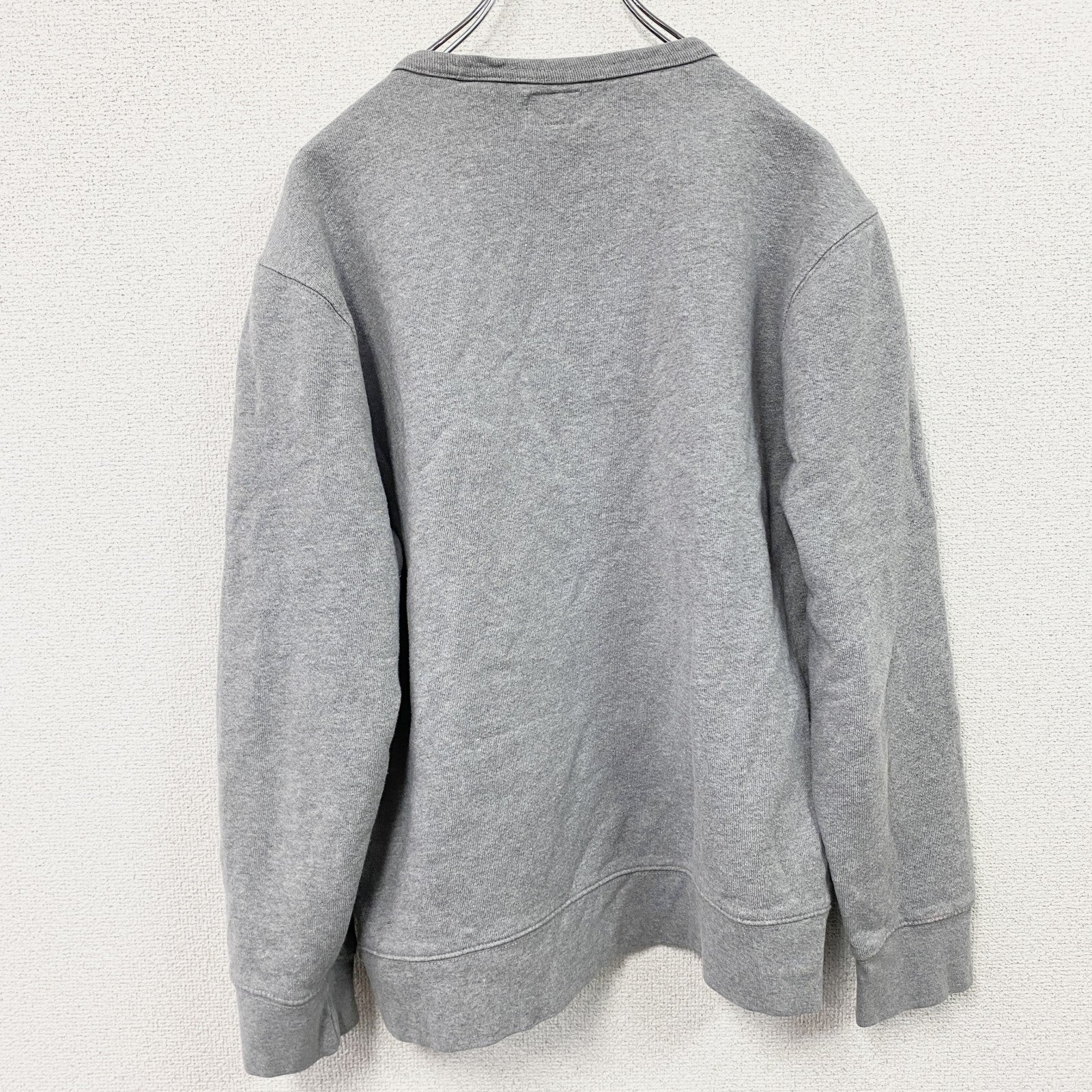 Levi’s　リーバイス　スウェット/トレーナー　前V　グレー　灰色　Lサイズ　古着