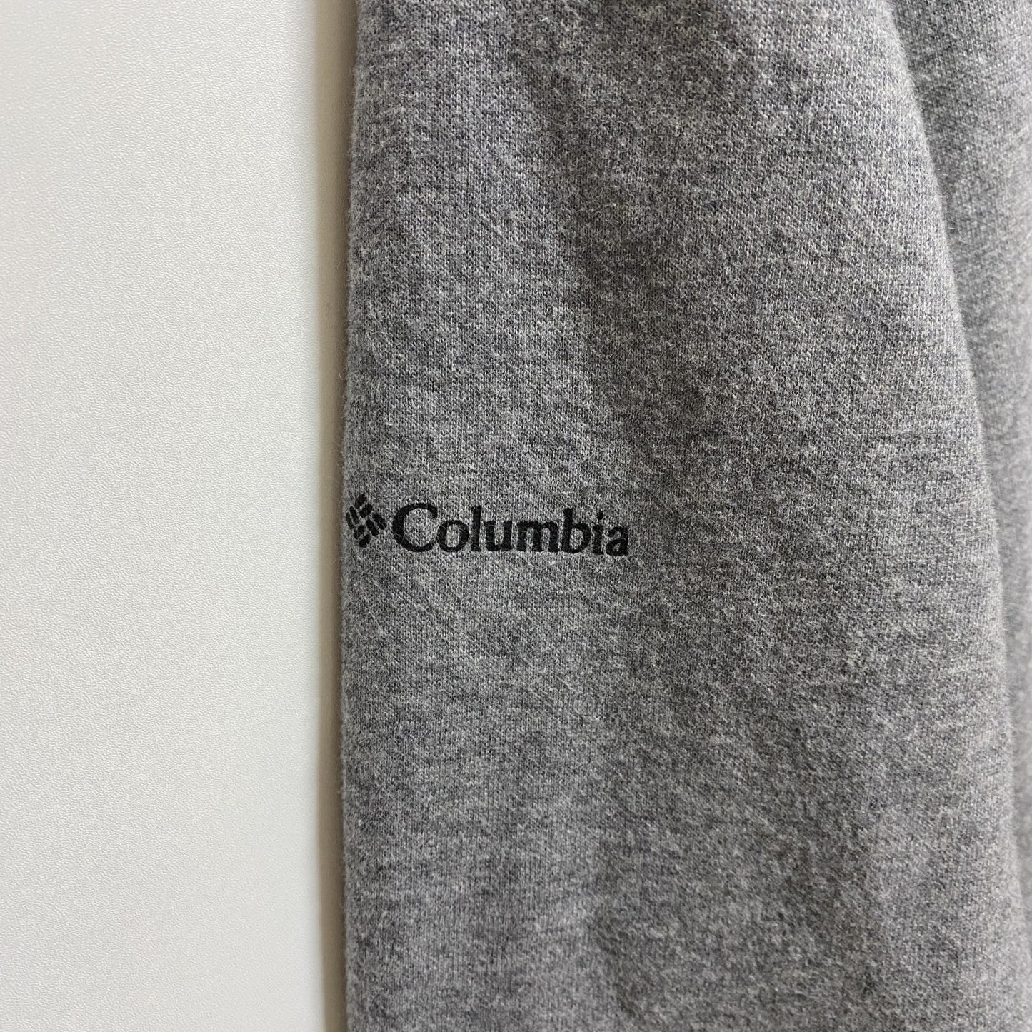 古着 used　Columbia　コロンビア　長袖プリントスウェット　トレーナー　クルーネック　グレー　秋冬服　XLサイズ