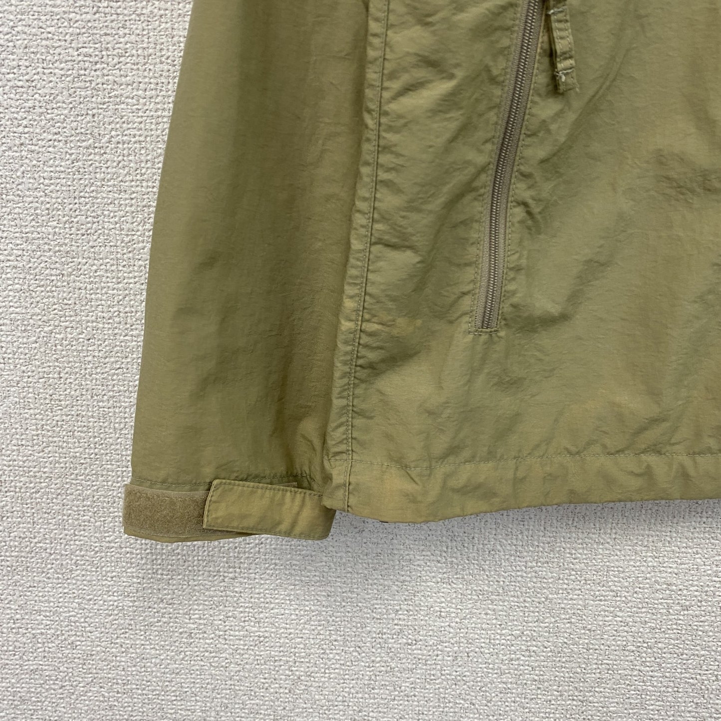 HELLY HANSENN　ヘリーハンセン　ナイロンジャケット　カーキ