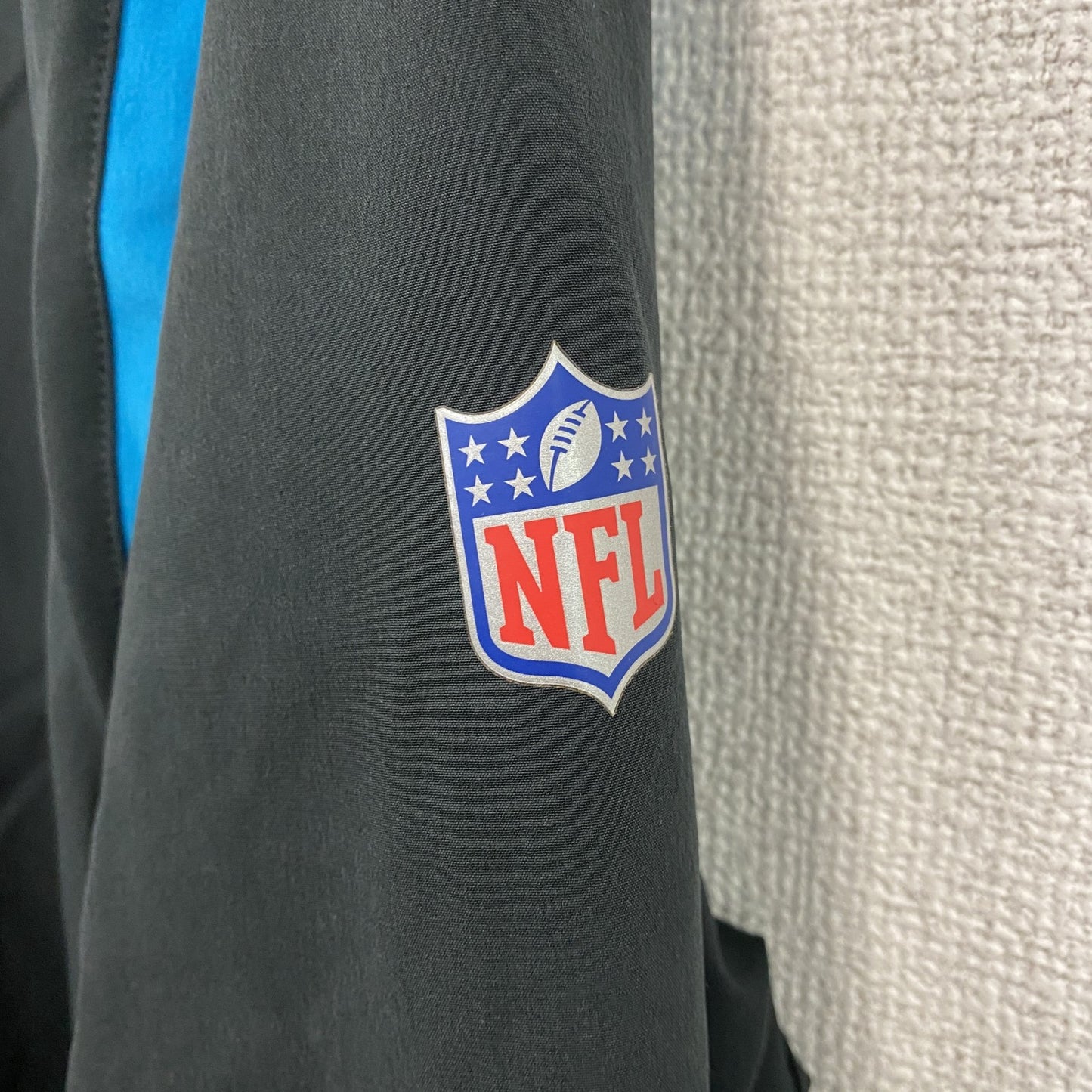 NIKE　ナイキ　プルオーバージャケット　ハーフジップ　黒　ブラック　Mサイズ