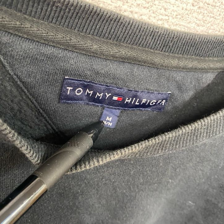 TOMMY HILFIGER　トミーヒルフィガー　スウェット/トレーナー　黒　ブラック　Mサイズ　古着