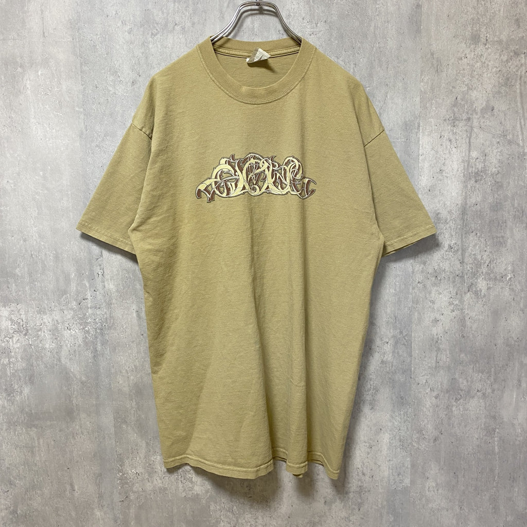 半袖カレッジプリントTシャツ　バックプリント　キャメル色　個性的　クルーネック　オーバーサイズ　XLサイズ　古着