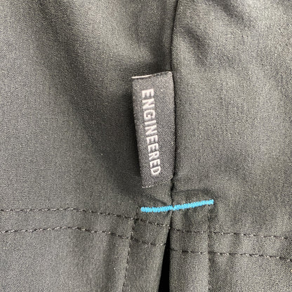 NIKE　ナイキ　プルオーバージャケット　ハーフジップ　黒　ブラック　Mサイズ