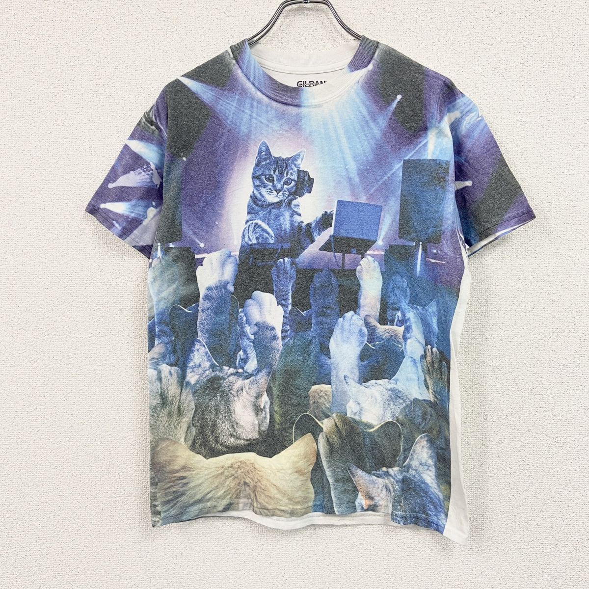 GILDAN　ギルダン　半袖プリントTシャツ　フロント全面プリント　アニマルT　猫　DJ　白　ホワイト　Mサイズ　古着