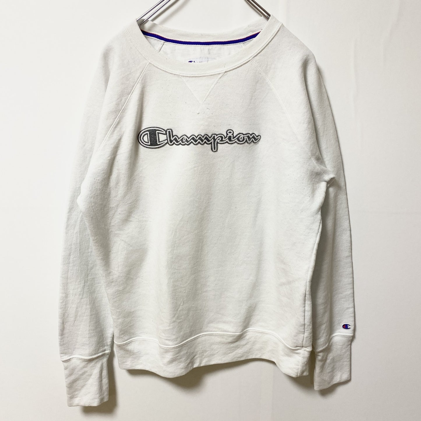 古着 used Champion チャンピオン　長袖クルーネックロゴスウェット　トレーナー　白　レトロデザイン　Mサイズ