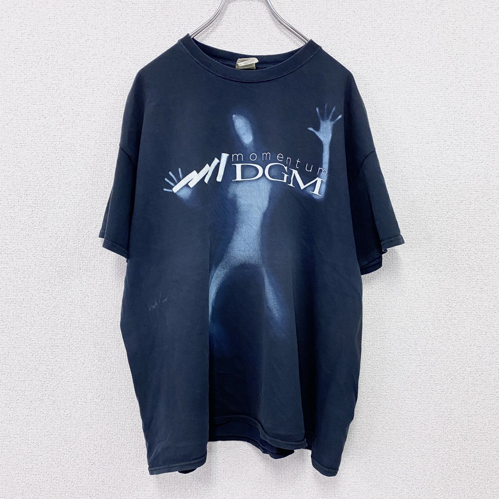 GILDAN　ギルダン　DGM　ディージーエム　momentum　半袖プリントTシャツ　バンドT　黒　ブラック　XLサイズ　古着