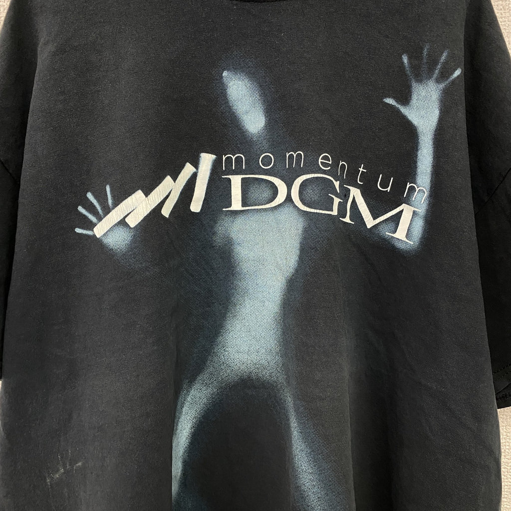 GILDAN　ギルダン　DGM　ディージーエム　momentum　半袖プリントTシャツ　バンドT　黒　ブラック　XLサイズ　古着