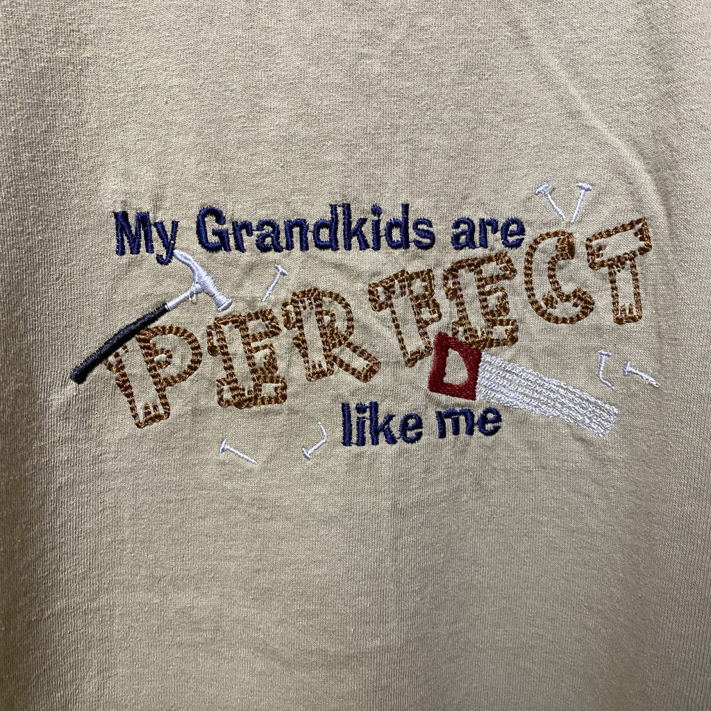 半袖刺繍Tシャツ　キャメル色　レトロ　デザイン　個性的　クルーネック　春夏服　ビッグシルエット　オーバーサイズ　古着