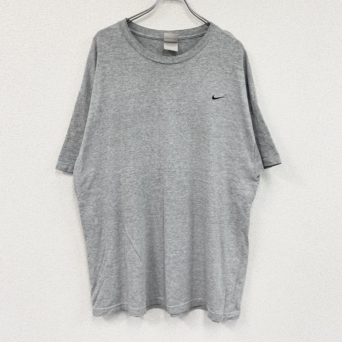 00s　NIKE　ナイキ　半袖Tシャツ　ヴィンテージ　刺繍ロゴ　グレー　灰色　2XLサイズ　古着