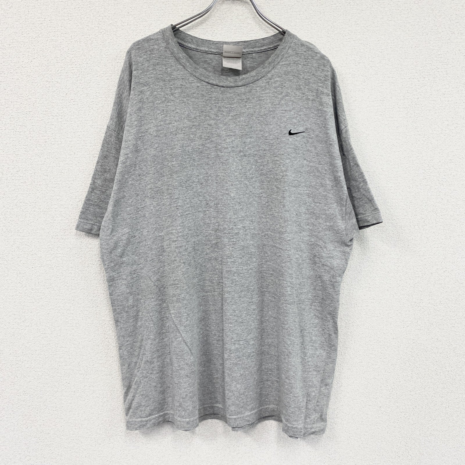 00s　NIKE　ナイキ　半袖Tシャツ　ヴィンテージ　刺繍ロゴ　グレー　灰色　2XLサイズ　古着