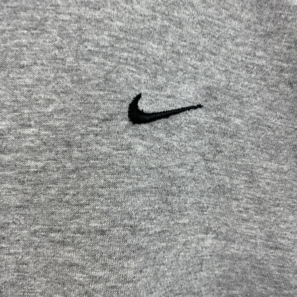 00s　NIKE　ナイキ　半袖Tシャツ　ヴィンテージ　刺繍ロゴ　グレー　灰色　2XLサイズ　古着