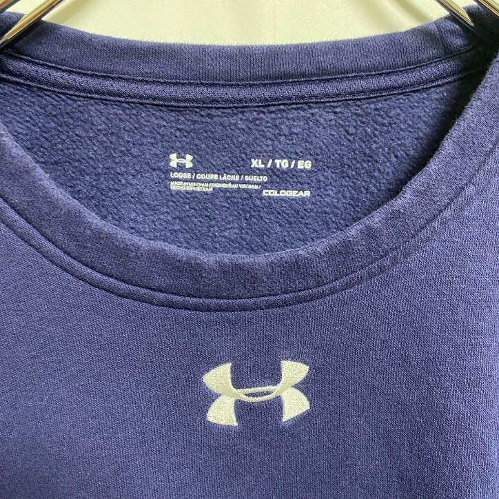 アンダーアーマー UNDER ARMOUR 　長袖ワンポイントロゴ刺繍スウェット　トレーナー　ネイビー　紺　XLサイズ　古着