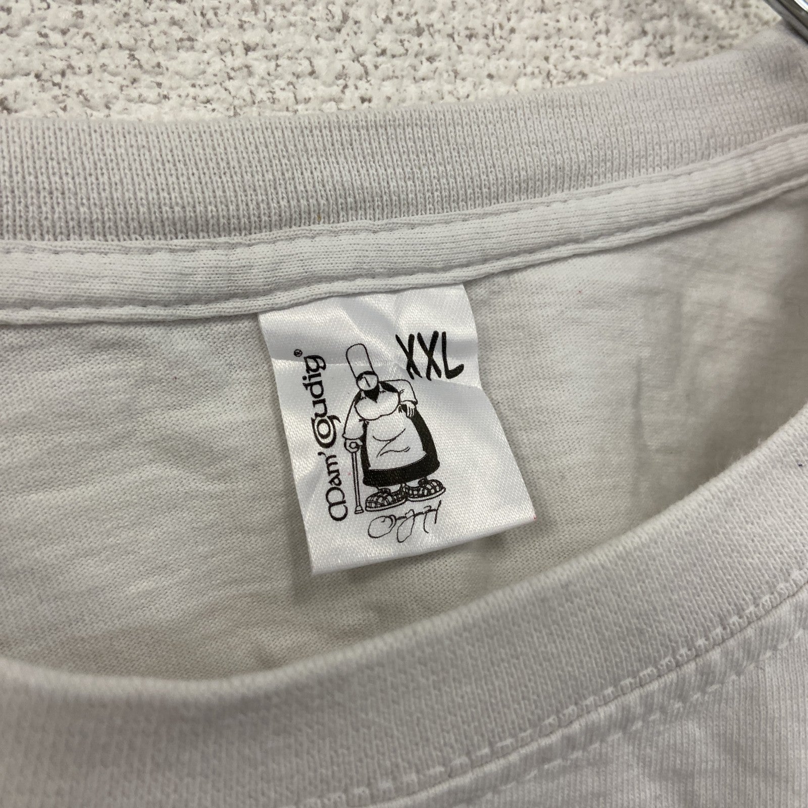 Mam'Goudig　マム・グディグ　半袖プリントキャラクターTシャツ　多機能な家庭の女神　コワフ　白　ホワイト　2XLサイズ　古着