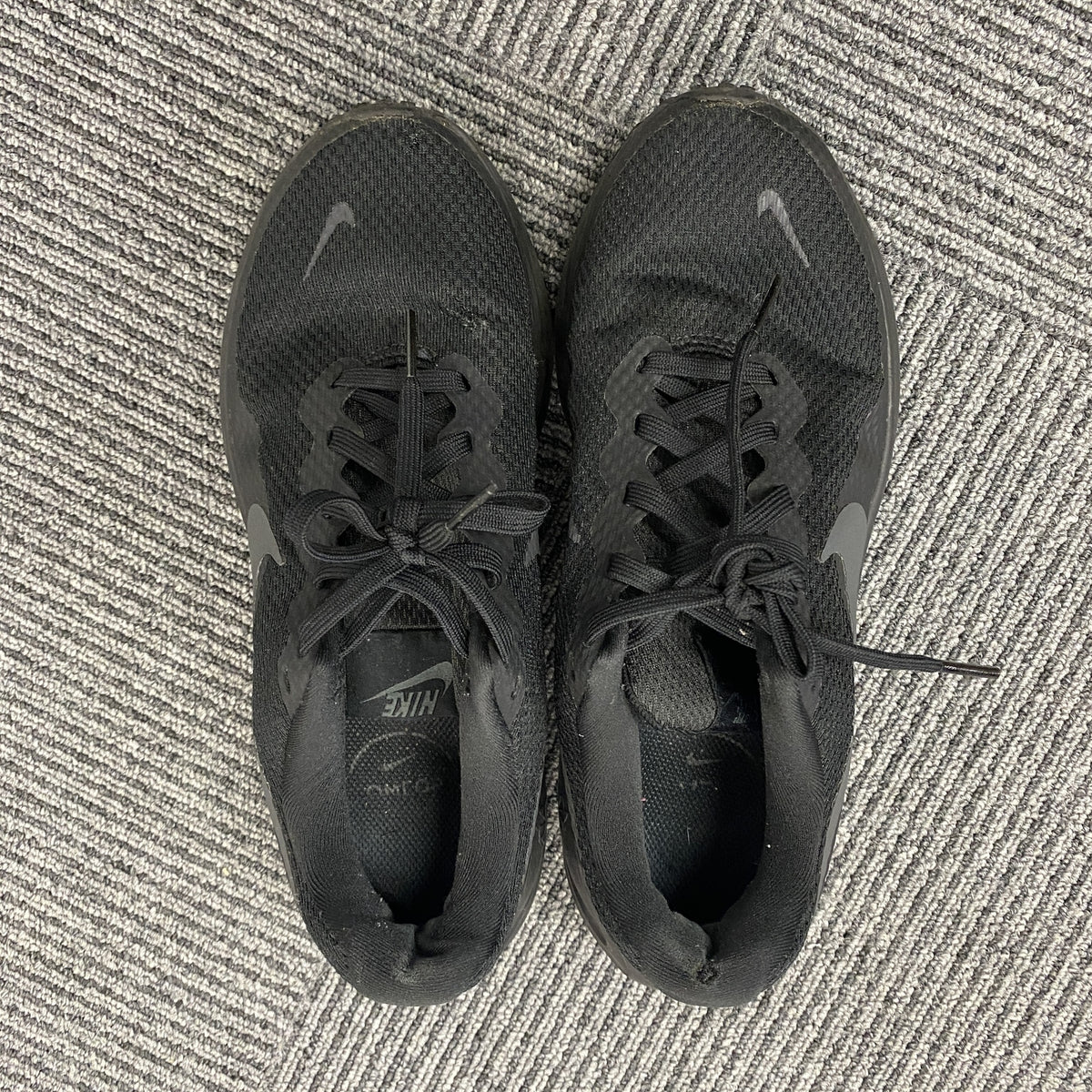 NIKE　ナイキ　Revolution 8　スニーカー/ランニングシューズ　黒　ブラック　24cm　古着