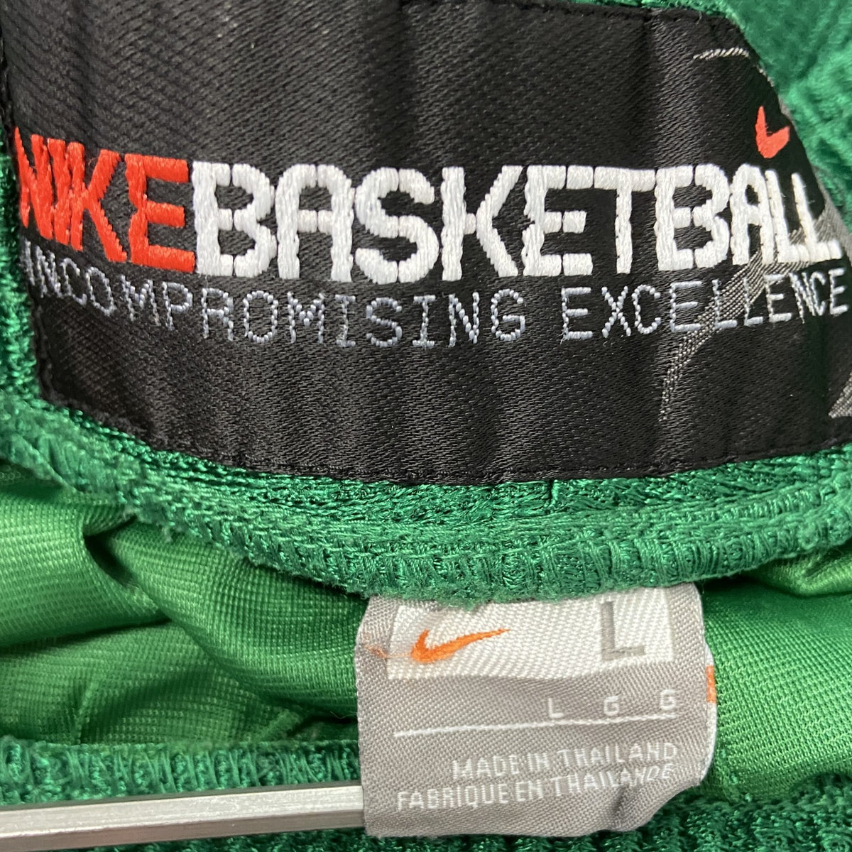 NIKE BASKETBALL　ナイキ　ハーフパンツ/ショートパンツ　バスケットボールパンツ　スウッシュ　緑　グリーン　Lサイズ　古着