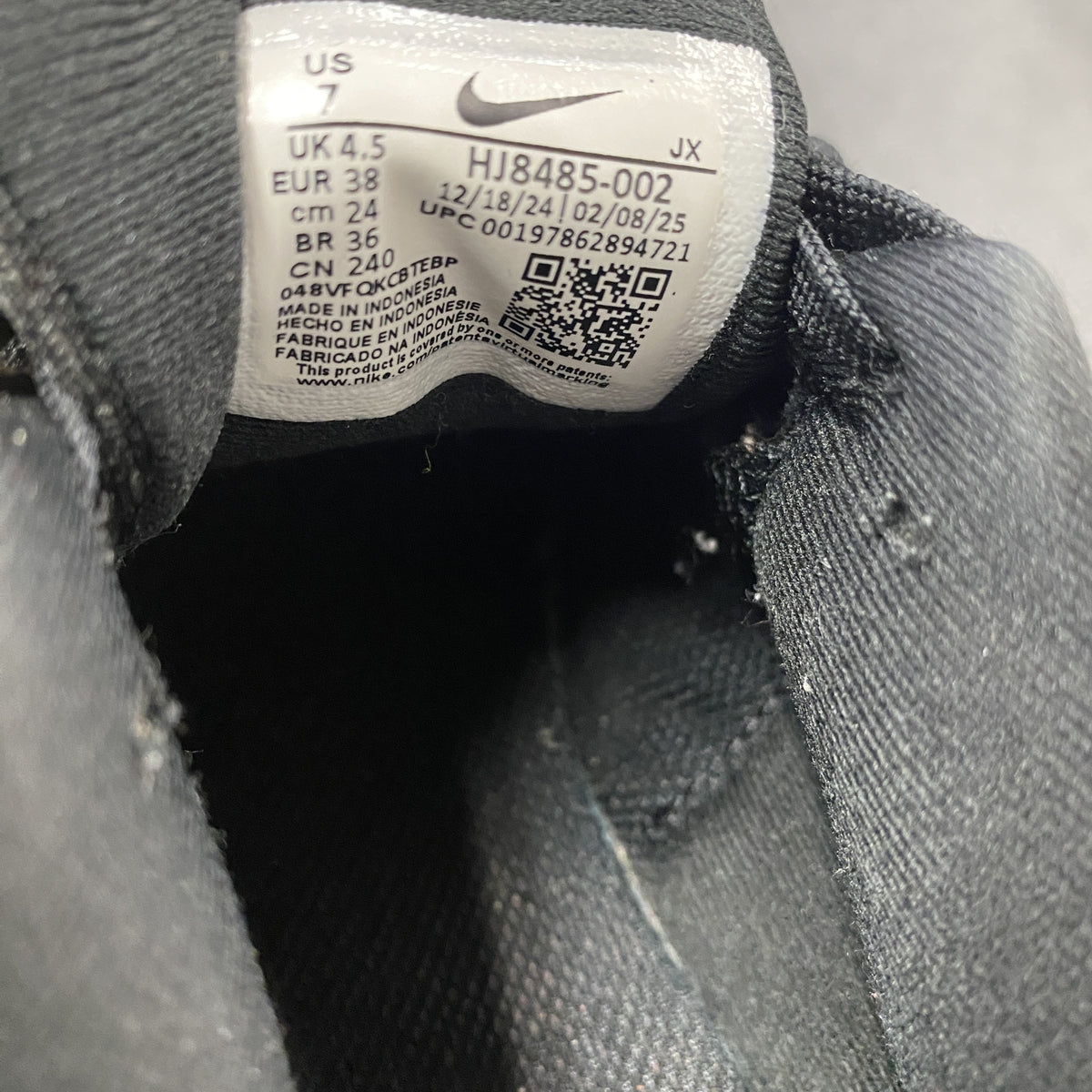 NIKE　ナイキ　Revolution 8　スニーカー/ランニングシューズ　黒　ブラック　24cm　古着