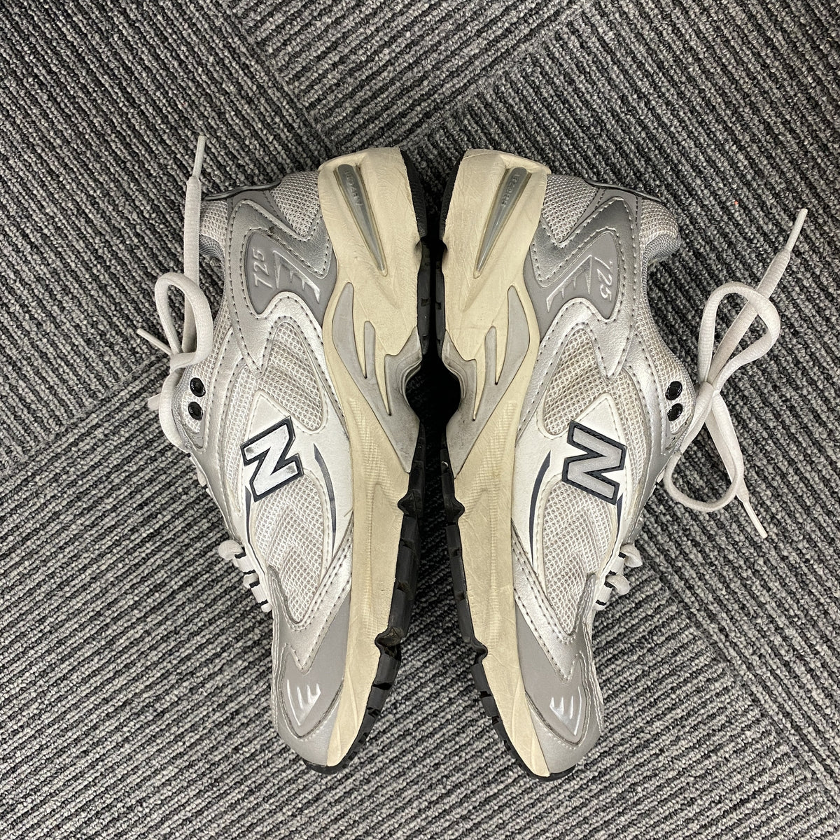 New Balance　ニューバランス　ML725CD　スニーカー/ランニングシューズ　シルバーグレー　23.5cm　古着