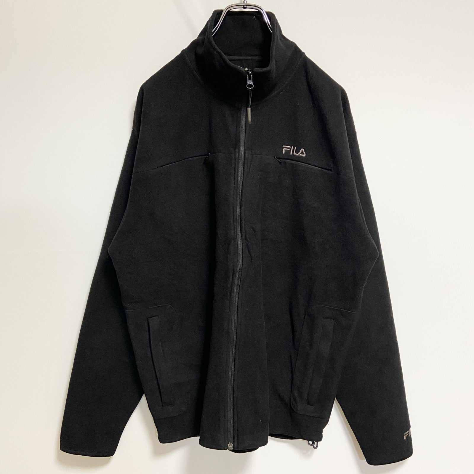 FILA　フィラ　長袖ハイネックフリースジャケット　ワンポイント刺繍　シンプル　黒　ブラック　秋冬服　Mサイズ　古着