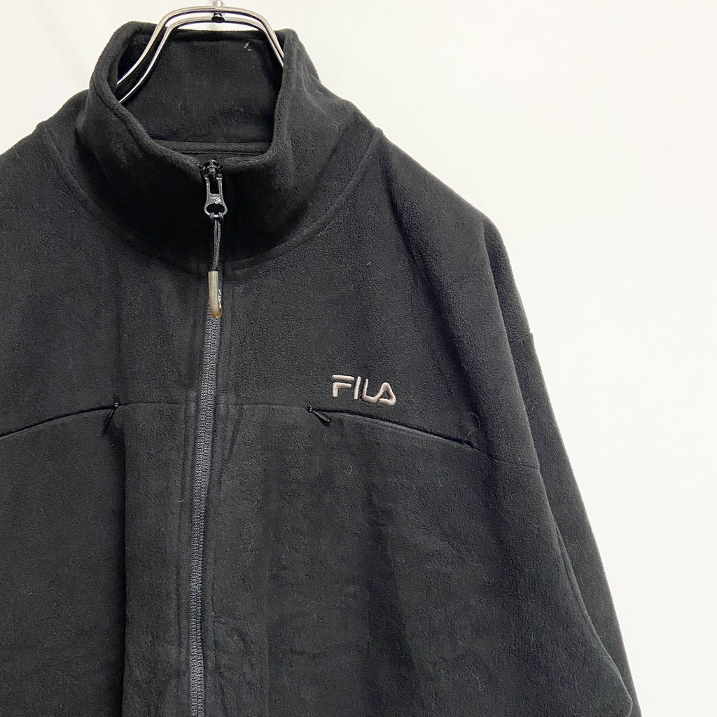FILA　フィラ　長袖ハイネックフリースジャケット　ワンポイント刺繍　シンプル　黒　ブラック　秋冬服　Mサイズ　古着