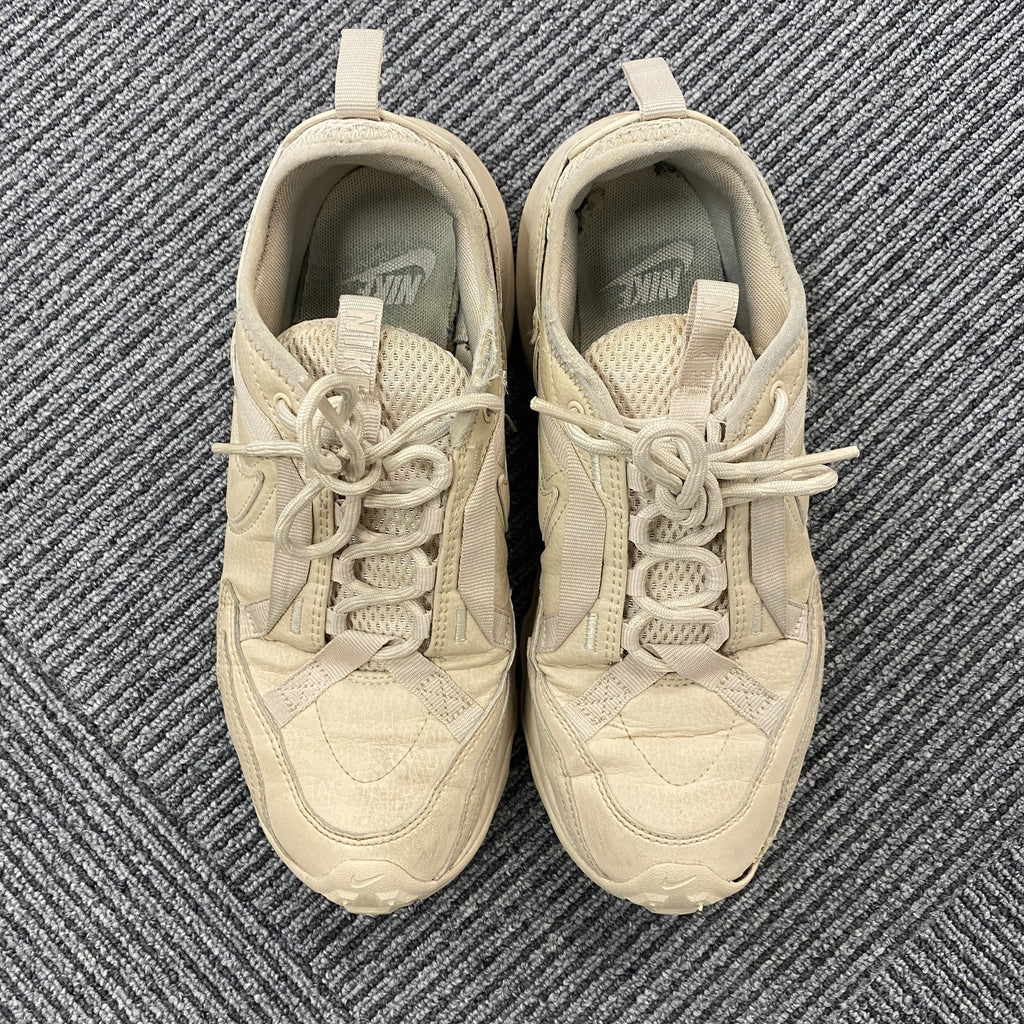 NIKE　ナイキ　TC7900　ローカットスニーカー　ベージュ　24.5cm　古着