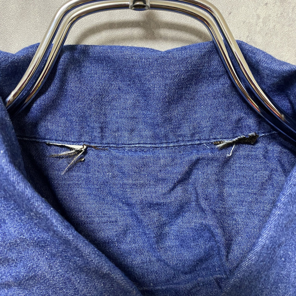 半袖刺繍デザインシャツ　デニム風　ネイビー　紺　レトロ　シンプルデザイン　ノームコア　オーバーサイズ　ビックシルエット　古着