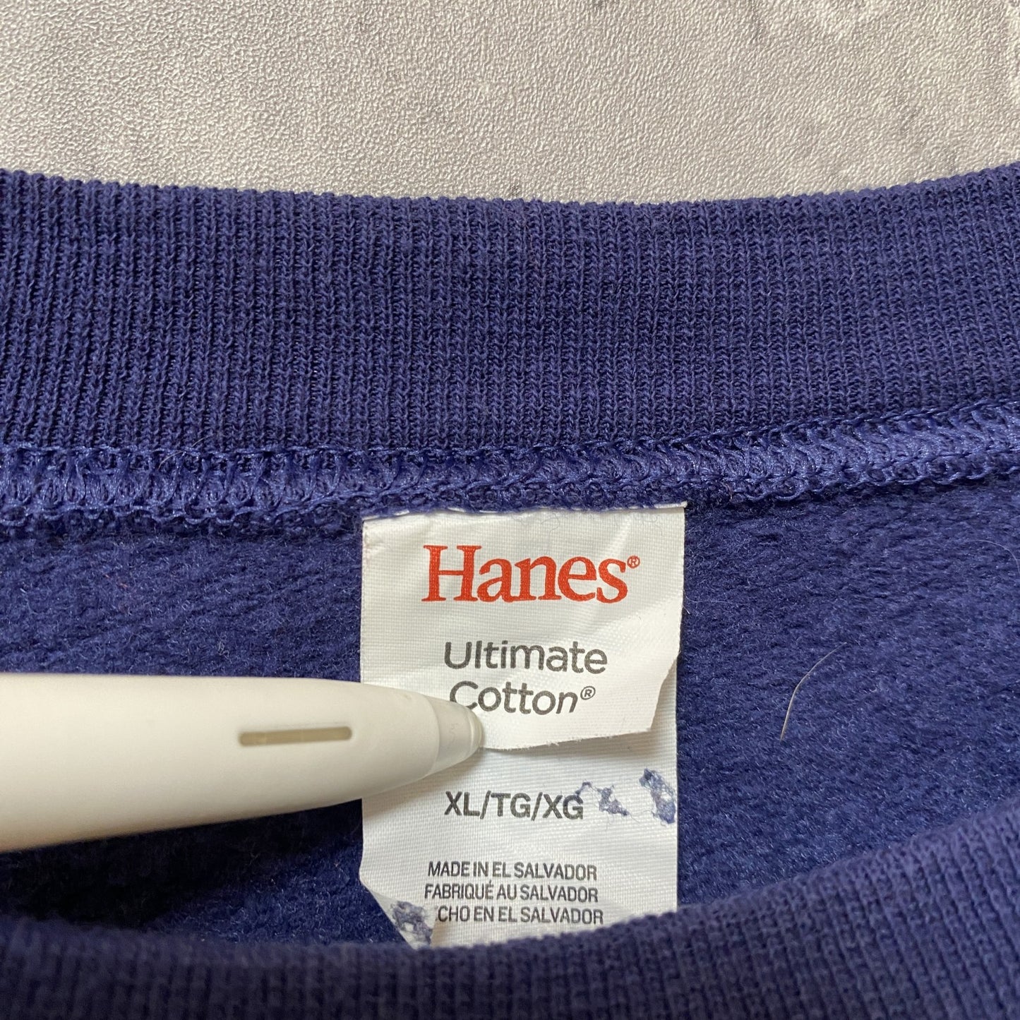 古着 used　Hanes ヘインズ　長袖カレッジプリントスウェット　恐竜　トレーナー　ネイビー　紺　オーバーサイズ　XLサイズ