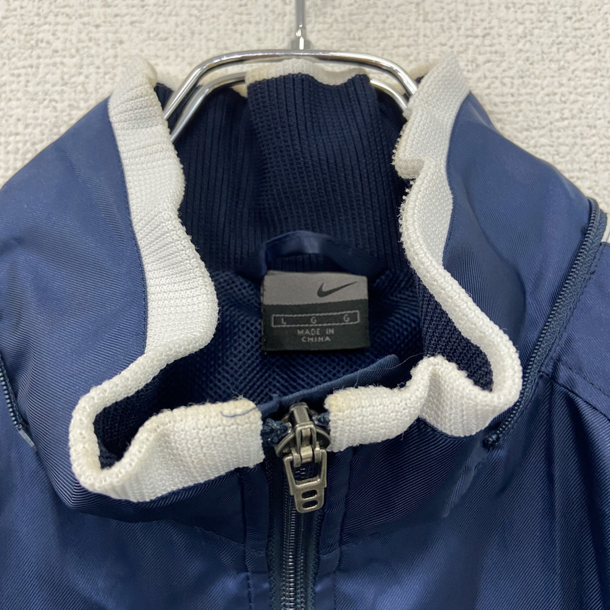 00s　NIKE　ナイキ　トラックジャケット/ジャージ　スウッシュ　刺繍ロゴ　ラグランスリーブ　紺　ネイビー　Lサイズ　古着