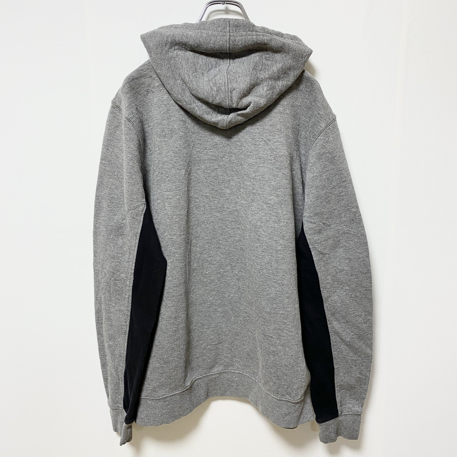FILA フィラ　長袖ロゴプリントパーカー　フード付きトレーナー　グレー　灰色　ブラック　秋冬服　Mサイズ　古着