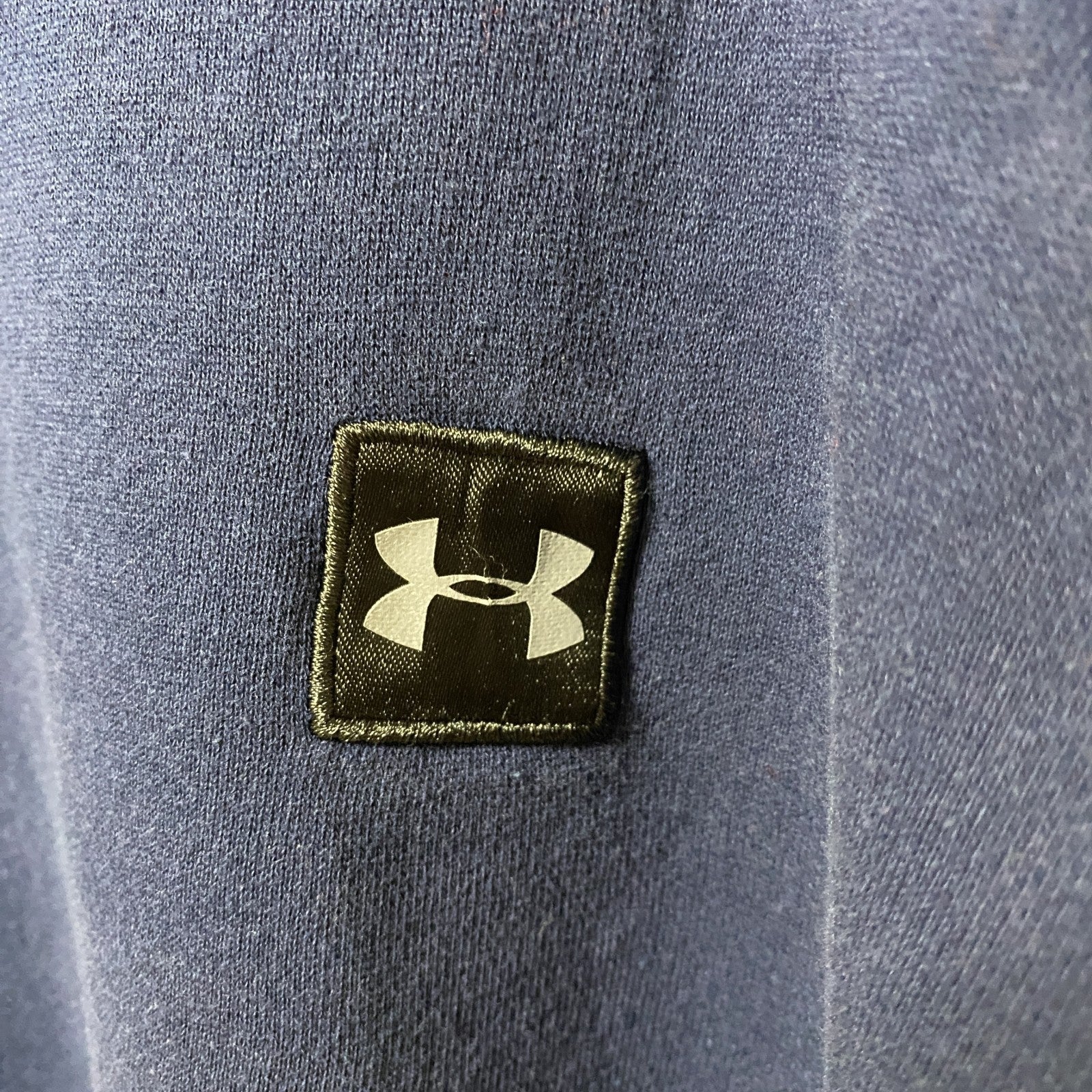 UNDERARMOUR　アンダーアーマー　長袖クルーネックスウェット　トレーナー　ワッペン　ネイビー　紺　2XLサイズ　古着