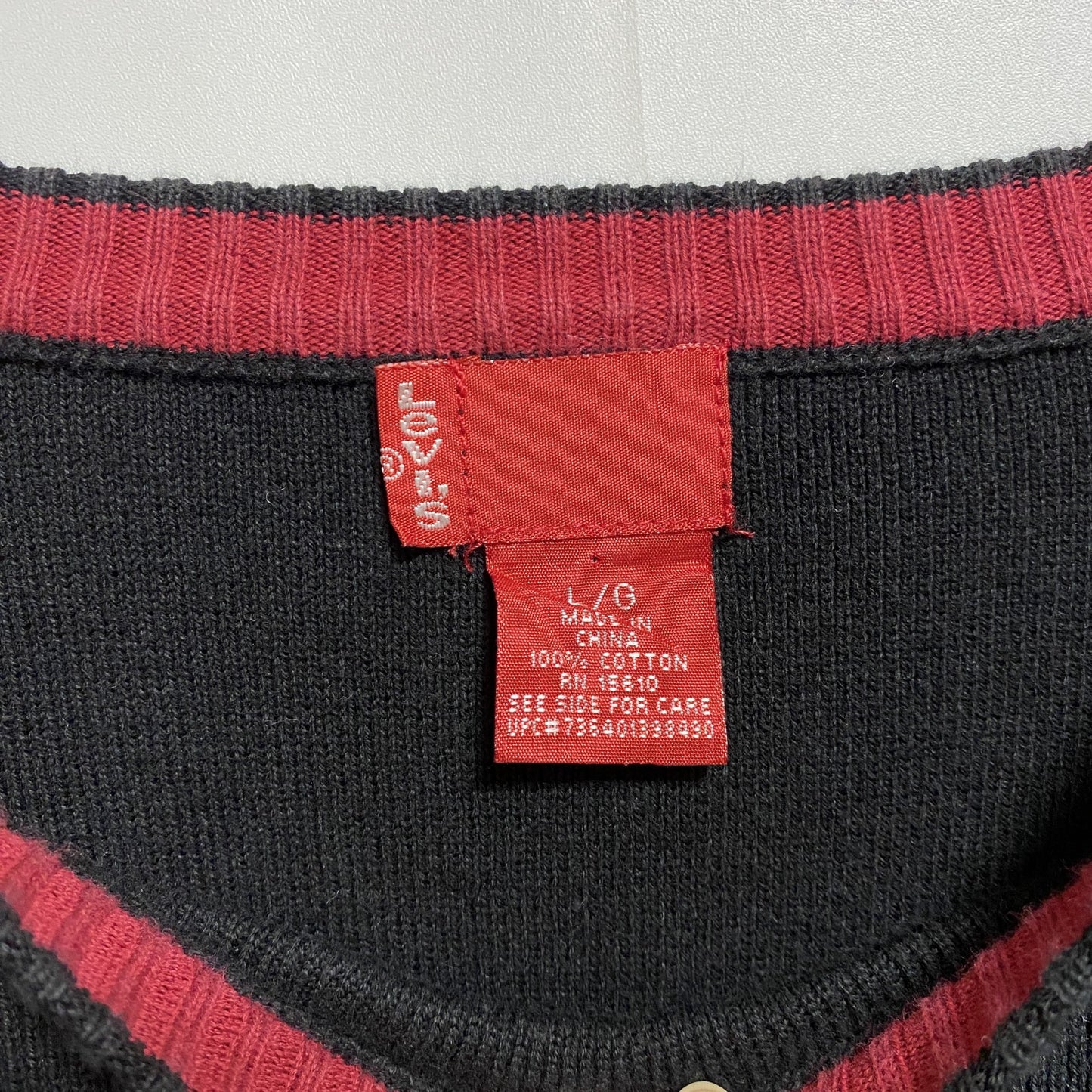 古着 used　LEVI’S　リーバイス　長袖クルーネック無地ニット　セーター　ノームコア　黒　ブラック　秋冬服　Lサイズ