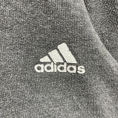 古着 used　adidas　アディダス　長袖ジップアップパーカー　ワンポイントロゴプリント　シンプル　グレー　秋冬服