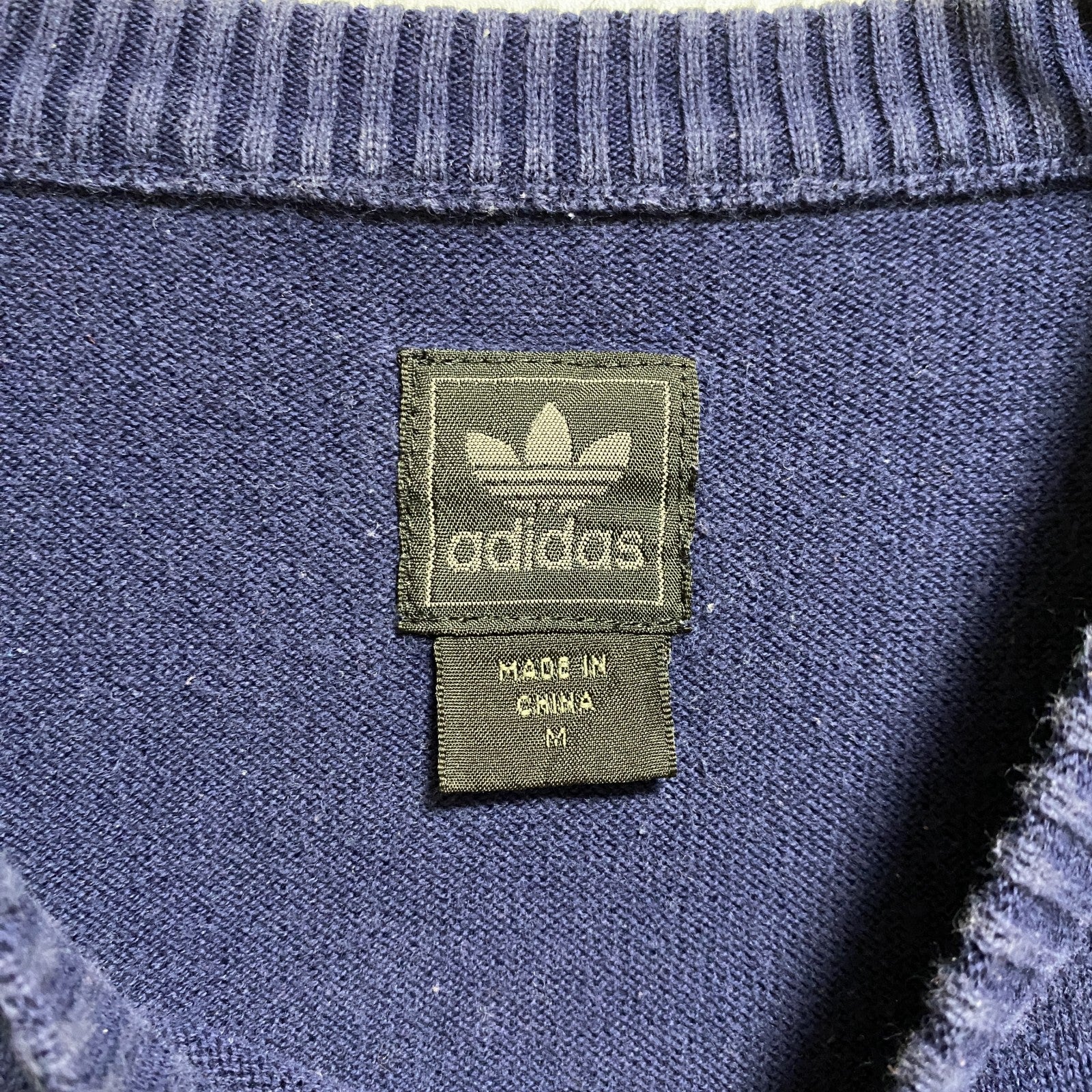 adidas　アディダス　長袖薄手ボーダー柄ニット　セーター　クルーネック　ネイビー　紺　赤　レッド　秋冬服　Mサイズ　古着