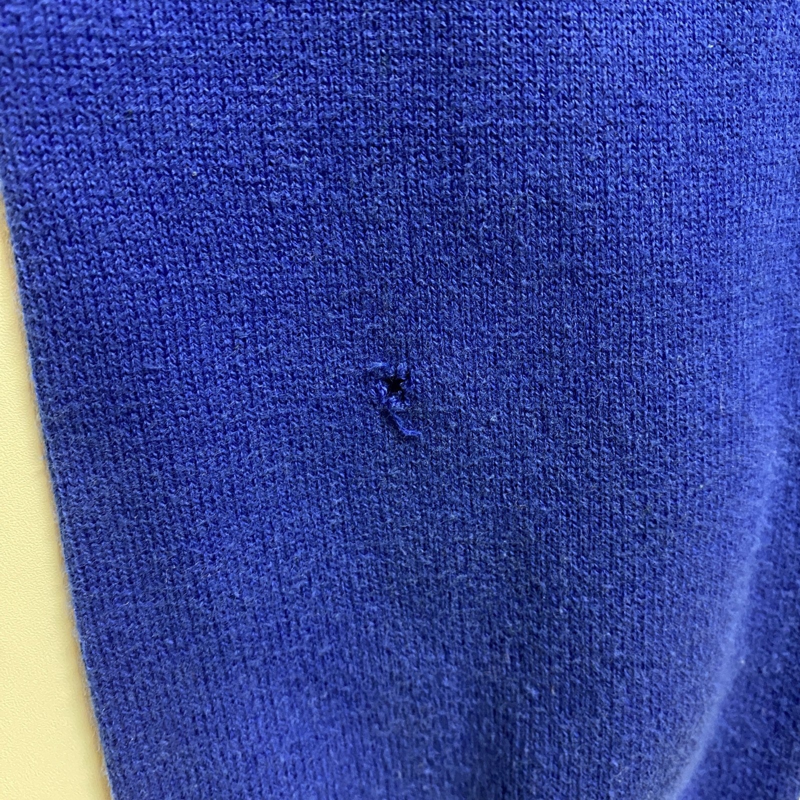 adidas　アディダス　長袖薄手ボーダー柄ニット　セーター　クルーネック　ネイビー　紺　赤　レッド　秋冬服　Mサイズ　古着