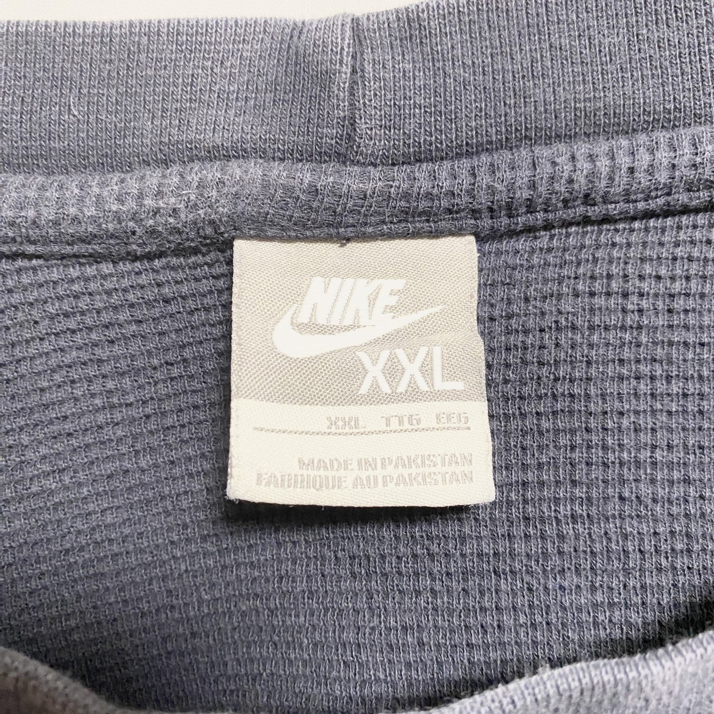 古着 used　00s　NIKE　ナイキ　長袖ワンポイント刺繍スウェット　トレーナー　グレー　ヴィンテージ　秋冬服　2XLサイズ