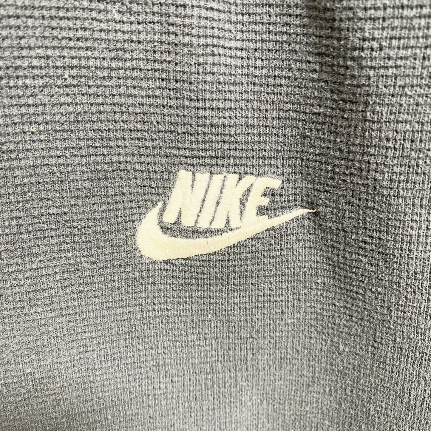 古着 used　00s　NIKE　ナイキ　長袖ワンポイント刺繍スウェット　トレーナー　グレー　ヴィンテージ　秋冬服　2XLサイズ