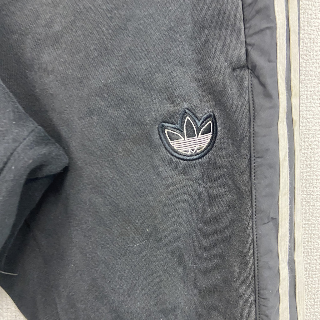 adidas　アディダス　スウェットパンツ　トレフォイルロゴ　デカロゴ　ワッペン　刺繍ロゴ　黒　ブラック　Mサイズ　古着
