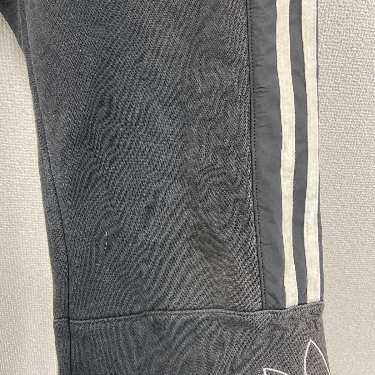 adidas　アディダス　スウェットパンツ　トレフォイルロゴ　デカロゴ　ワッペン　刺繍ロゴ　黒　ブラック　Mサイズ　古着