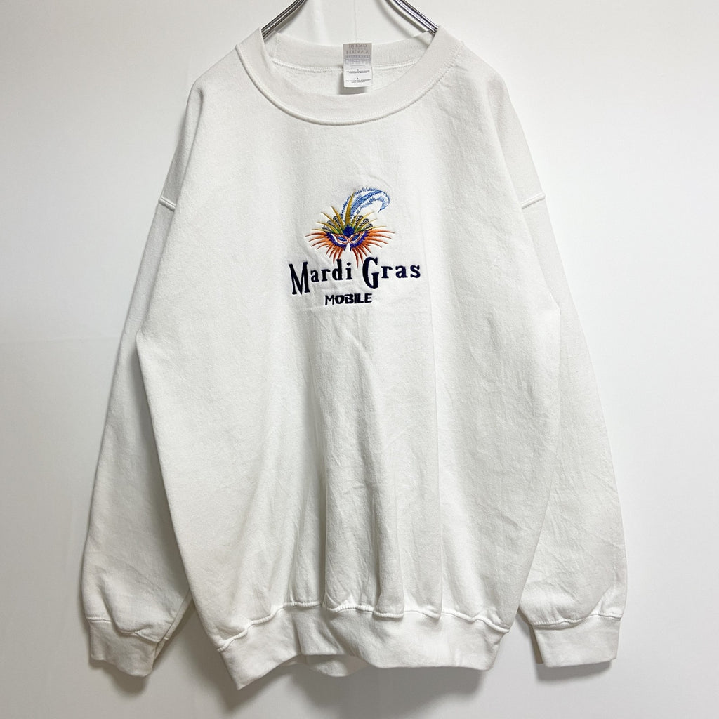 00s　GILDAN　長袖刺繍デザインスウェット　トレーナー　Mardi Gras　白　ホワイト　ヴィンテージ　Lサイズ　古着