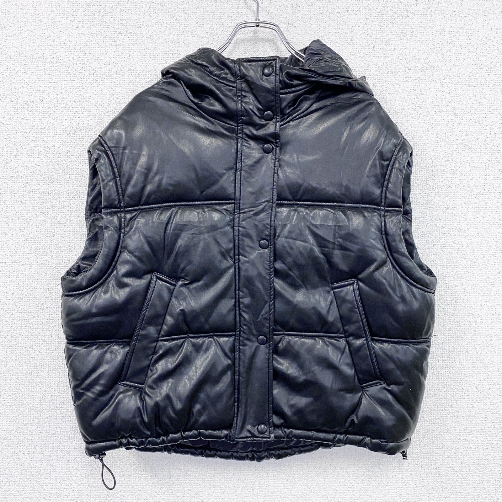 ZARA　ザラ　フェイクレザーベスト　中綿入り　黒　ブラック　XSサイズ　古着
