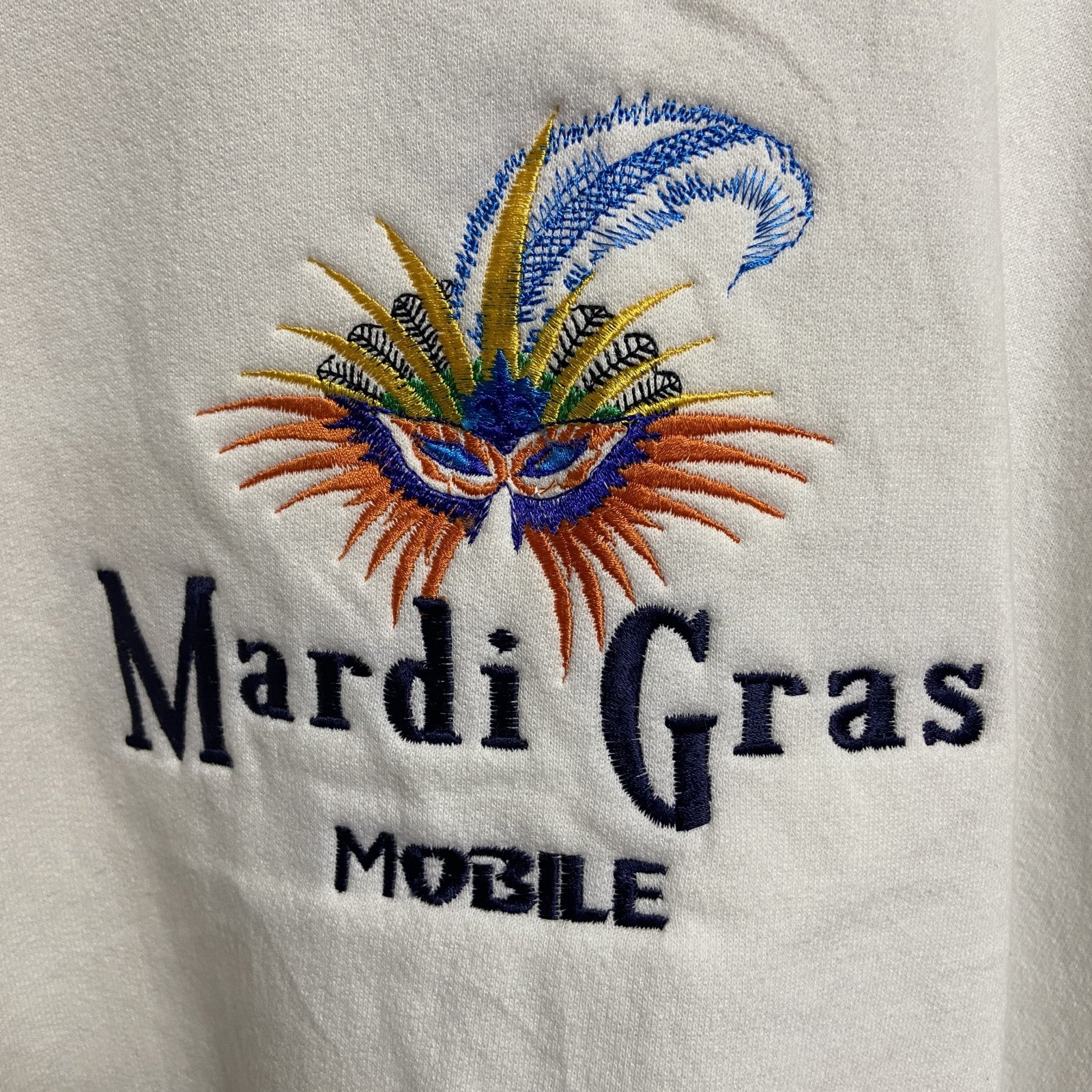 00s　GILDAN　長袖刺繍デザインスウェット　トレーナー　Mardi Gras　白　ホワイト　ヴィンテージ　Lサイズ　古着