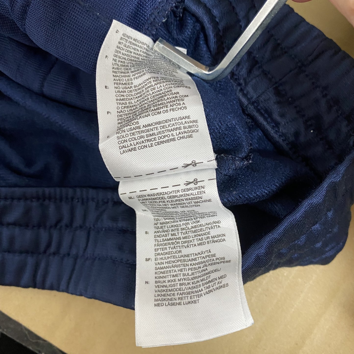 adidas　アディダス　トラックジャケット/ジャージ　パフォーマンスロゴ　紺　ネイビー　Lサイズ