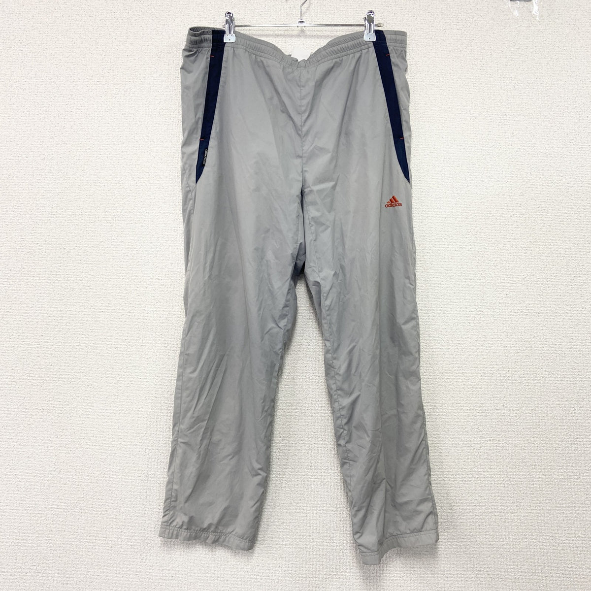 adidas　アディダス　CLIMAPROOF　クライマプルーフ　トラックパンツ　刺繍ロゴ　グレー　灰色　Lサイズ　古着