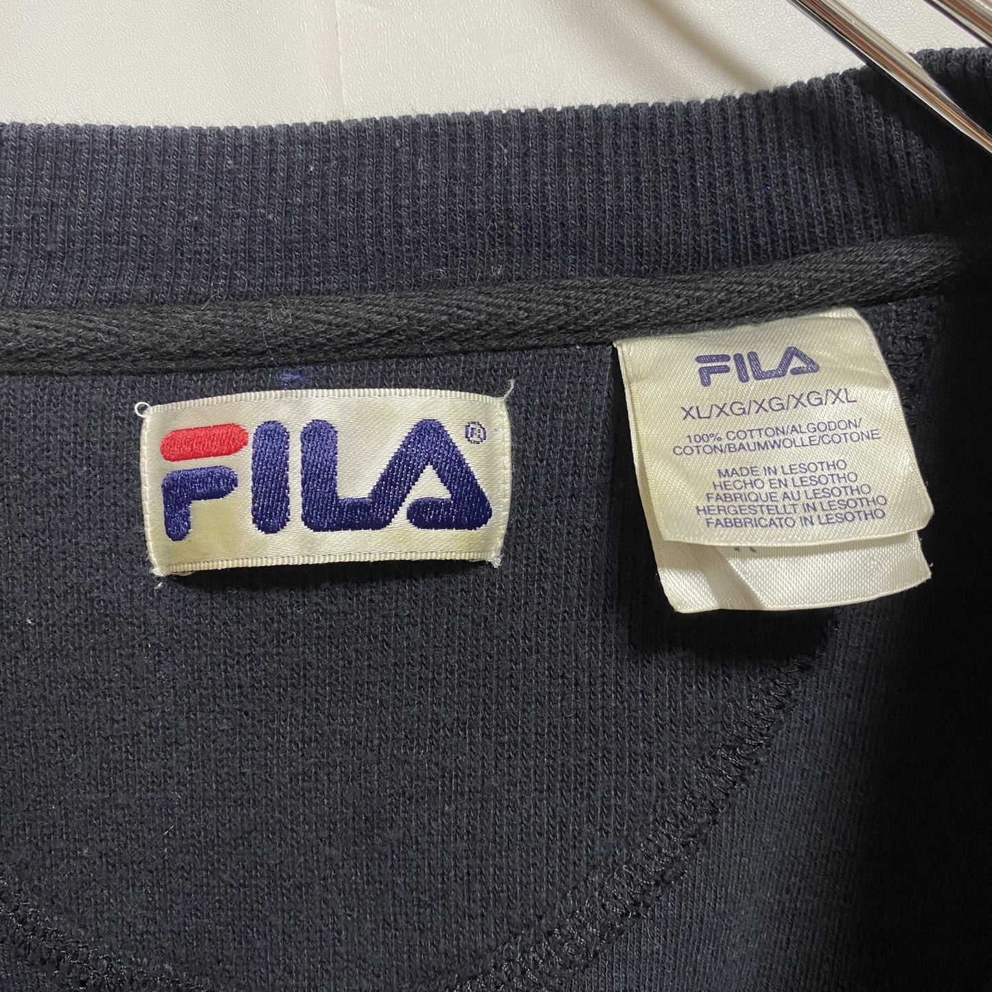 古着 used FILA　フィラ　長袖クルーネックワンポイントロゴ刺繍ボタンスウェット　トレーナー　オーバーサイズ　ネイビー　