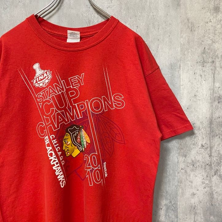 GILDAN　ギルダン　シカゴブラックホークス　半袖プリントTシャツ　赤　レッド　アイスホッケー　Lサイズ　古着