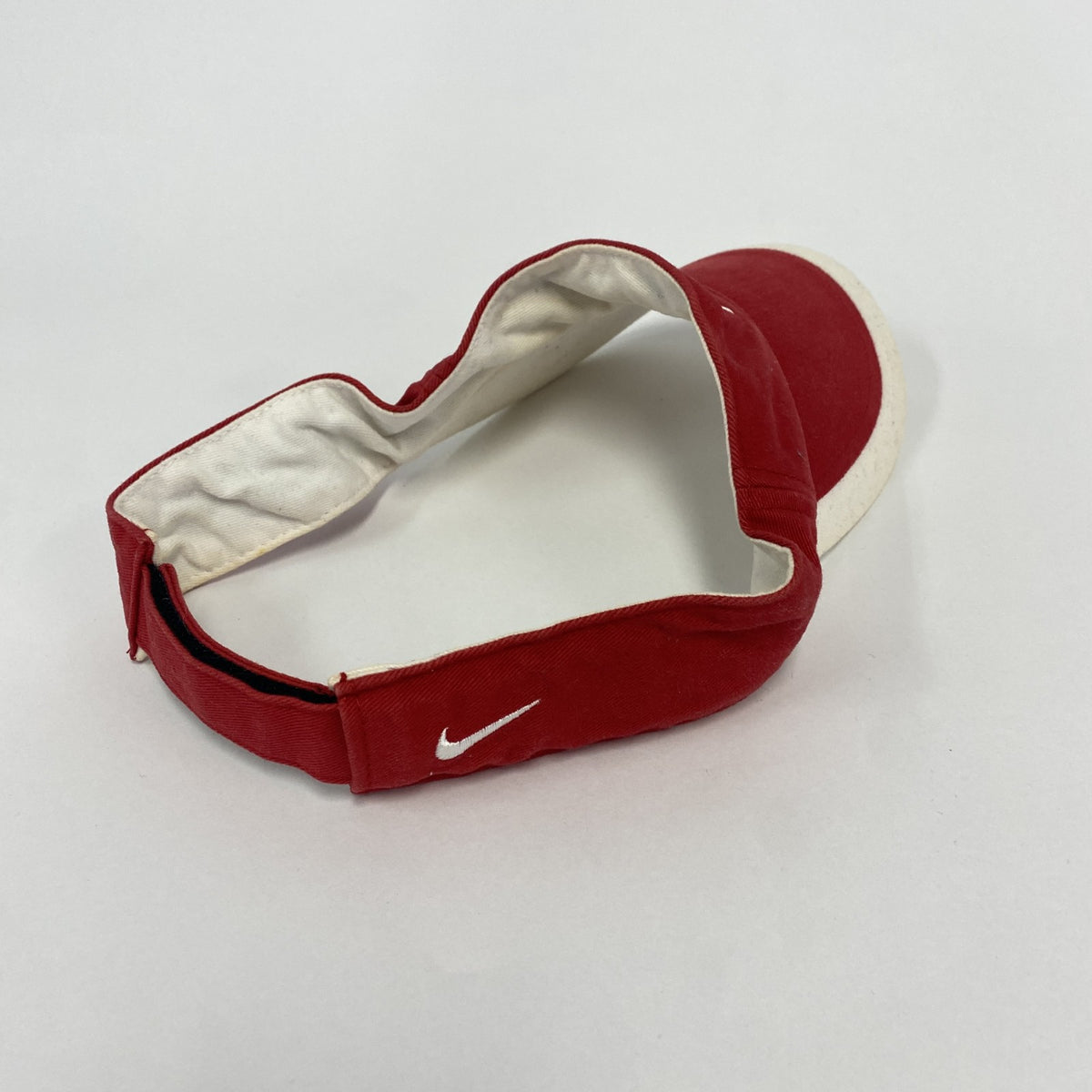古着 used　NIKE GOLF　ナイキゴルフ　サンバイザー　スウッシュ　デカロゴ　赤　レッド　ワンサイズ